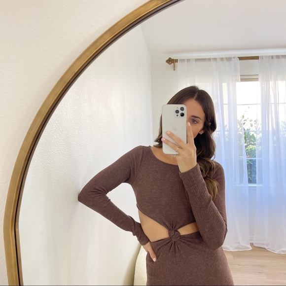 The Adriana Twisted Detail Long Sleeve Dress - Picture 2 of 8